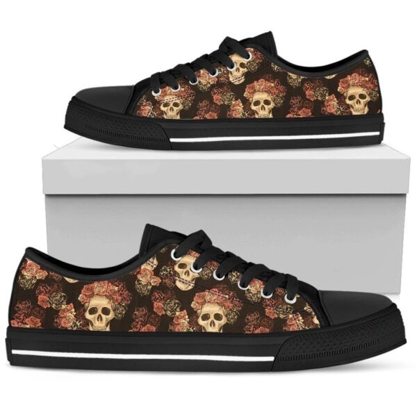 Gothic Skull & Roses Women Low Top Shoes Gift Idea