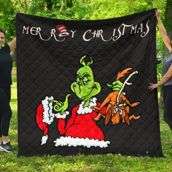 Christmas Premium Quilt | Grinch Holding Max Tail Quilt Blanket