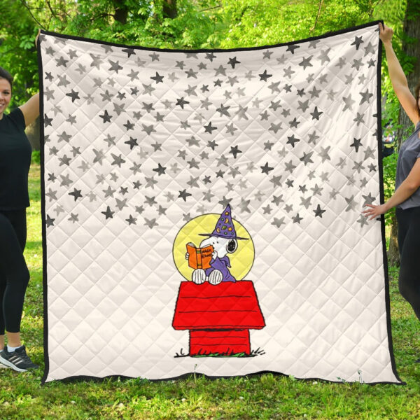 Christmas Premium Quilt | Snoopy Sitting On His House Wishing Stars Quilt Blanket