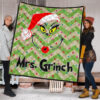 Christmas Premium Quilt | Sweet Mrs. Grinch Minimal Face Xmas Hat Quilt Blanket 1