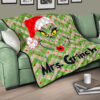 Christmas Premium Quilt | Sweet Mrs. Grinch Minimal Face Xmas Hat Quilt Blanket 17