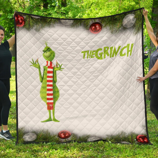 Christmas Premium Quilt | The Grinch Smile Standing Xmas Balls Quilt Blanket