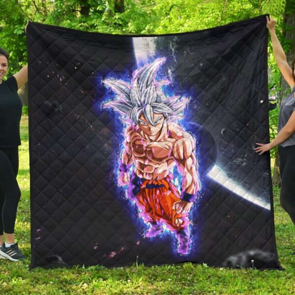 Dragon Ball Anime Premium Quilt – DB Handsome Goku Power Blue Bursting Quilt Blanket