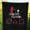 Squid Game Movie Premium Quilt - Chibi Squid Worker With Lost Player Quilt Blanket 5