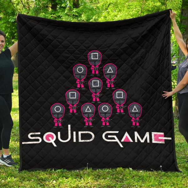 Squid Game Movie Premium Quilt – Funny Chibi Squid Workers Team Round Square Triangle Quilt Blanket