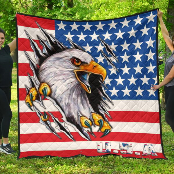 US Independence Day Bald Eagle Breaking Though Claw Scratch Premium Quilt Blanket