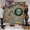 US Independence Day US Army Soldier In Battle Premium Quilt Blanket 1