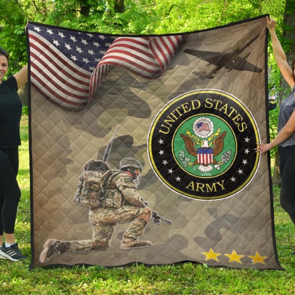 US Independence Day US Army Soldier In Battle Premium Quilt Blanket